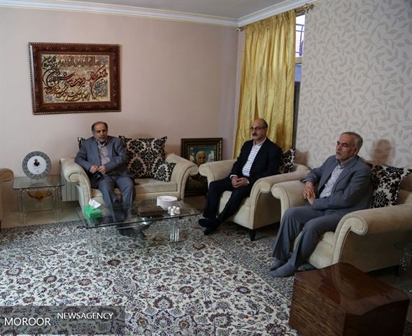 مدیرعامل بانک کشاورزی با خانواده شهید همدانی دیدار کرد