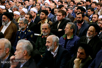 دیدار مقام معظم رهبری و جمعی از مسئولان نظام با میهمانان کنفرانس وحدت اسلامی