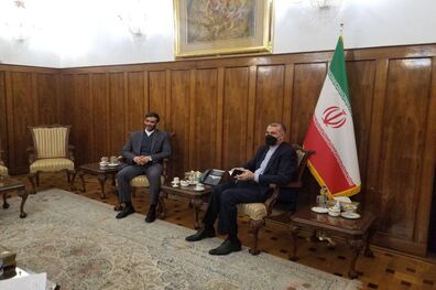 در پی تقویت بخش‌های اقتصادی وزارت خارجه هستیم