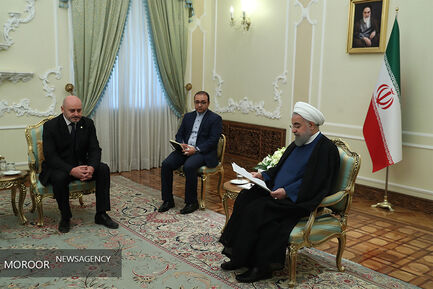 تقدیم استوارنامه سفرای جدید به رییس جمهور