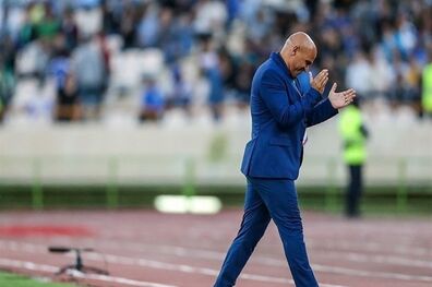 منصوریان: در نیم‌فصل نه بازیکنی می‌گیرم و نه بازیکنی از ما جدا می‌شود/ اگر حمایت نمی‌کنند حداقل بگذارند آرامش داشته باشیم 