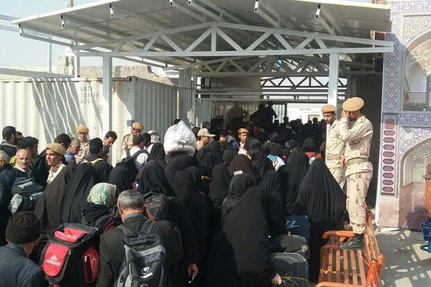 تیم‌ های بازرسی با متخلفان نرخ کرایه در مرز مهران برخورد کردند