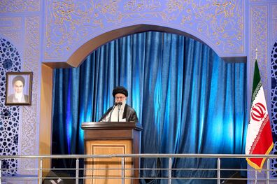 اقامه نماز جمعه تهران به امامت رهبر معظم انقلاب اقامه می‌شود
