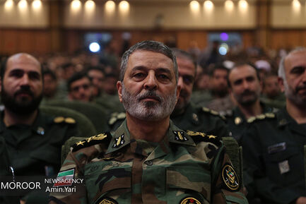 تجلیل از رزمندگان مدافع حرم