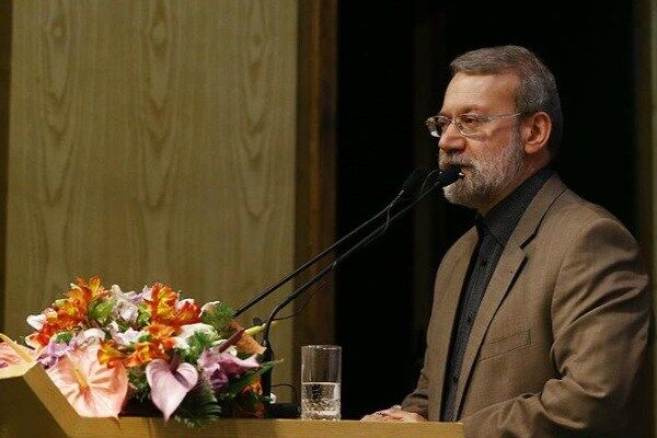 رئیس مجلس با آرمان‌های شهدای گمنام در کرمان تجدید میثاق کرد