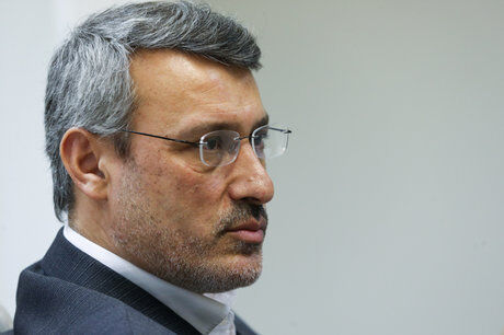 حمید بعیدی نژاد با اساتید و دانشجویان ادبیات فارسی در دانشگاه کمبریج دیدار کرد 