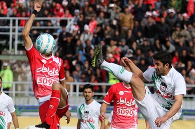 بازی ذوب آهن و پرسپولیس زنده از شبکه سه سیما پخش می شود