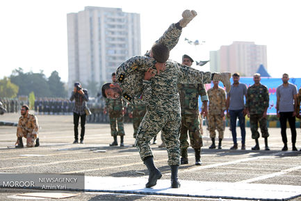 صبحگاه مشترک یگان های نمونه ارتش جمهوری اسلامی ایران