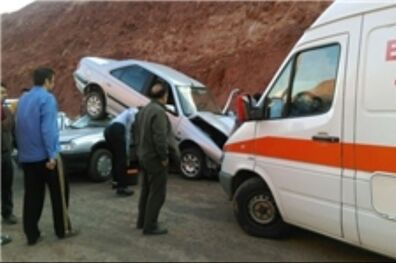 9 مصدوم در برخورد پژو با پراید در محور سربیشه
