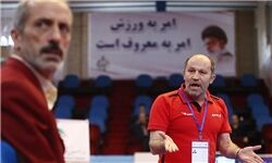 کریمی: وزیر ورزش مقابل تکواندو سکوت کرد