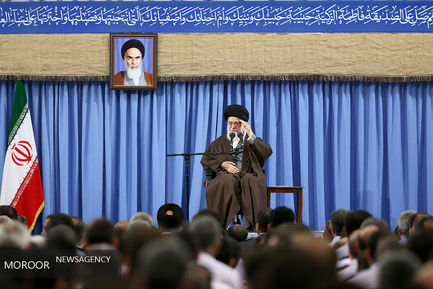 دیدار جمعی از فرماندهان و کارکنان ارتش با مقام معظم رهبری