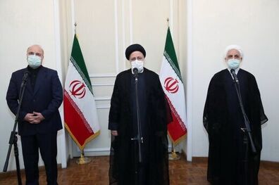 روسای قوا به جمع دانشجویان میروند