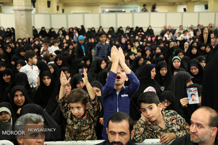 دیدار جمعی از خانواده‌های شهدای مرزبانی و مدافع حرم با مقام معظم رهبری