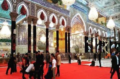 حرم امام حسین (ع) در آستانه ماه محرم با کفپوش‌های قرمز مفروش شد