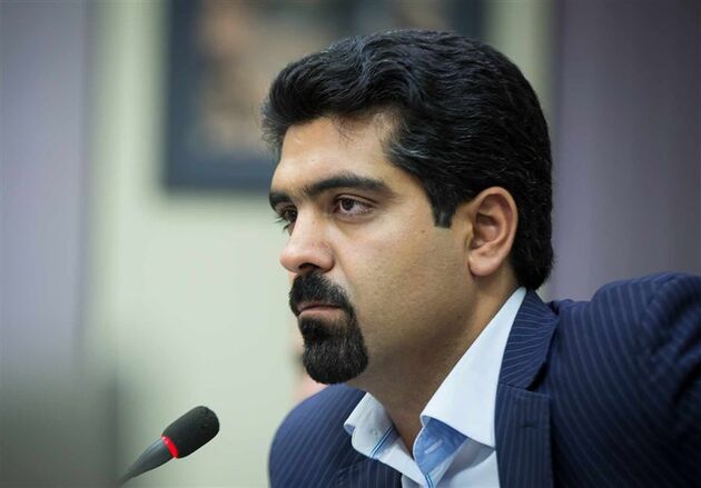 موضوع سپنتا نیکنام را شخصا پیگیری می کنم 