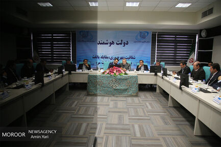 نشست رییس مجلس شورای اسلامی و وزیر ارتباطات