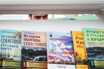 گران فروشی ناشران خارجی در نمایشگاه کتاب / پوند با قیمت 5100 تومان
