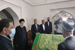 دکتر رئیسی مرقد میرسیدعلی همدانی را زیارت کرد