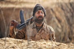 فهرست بازیگران سلفی با دموکراسی تکمیل شد