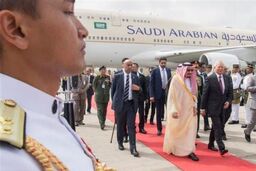 «عبدالعزیز» سفر آسیایی خود را از مالزی آغاز کرد