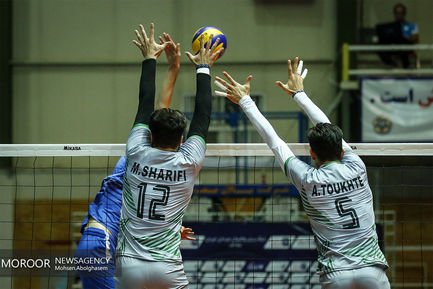 دیدار تیم های والیبال پیکان و شمس
