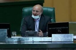 دشمنان بدانند مردم ما علی‌رغم تلاش برای رفع تحریم‌ها، هرگز منتظر آنان نخواهند بود