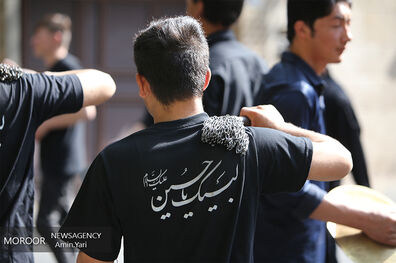 نماز ظهر عاشورا بدون دسته روی اقامه شود