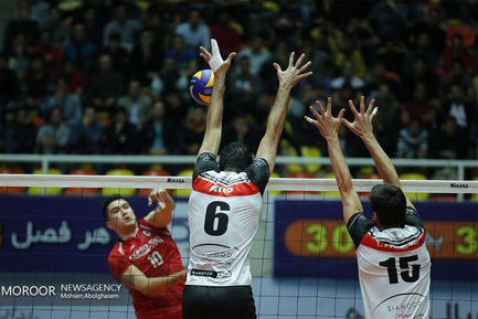 دیدار تیم های والیبال بانک سرمایه و شهرداری تبریز