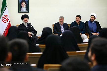 دیدار نخبگان و دانشجویان بسیجی مدال‌آور دانشگاه صنعتی شریف با مقام معظم رهبری
