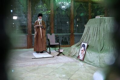 حضور رهبر معظم انقلاب در مرقد مطهر امام خمینی (ره) 