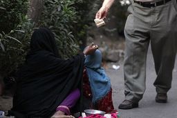 هیچ ارگانی مسوولیت ساماندهی متکدیان بیگانه را بر عهده نمی‌گیرد