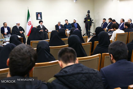 دیدار نخبگان و دانشجویان بسیجی مدال‌آور دانشگاه صنعتی شریف با مقام معظم رهبری