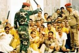 ماجری زندگی ۵۰ نفر در یک اتاق ۱۲ متری