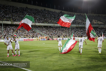 جشن صعود به جام جهانی روسیه در پایان بازی ایران و ازبکستان