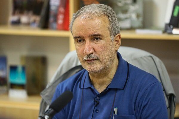 متولد آذر به شخصیت ادبی، فرهنگی انقلاب می پردازد