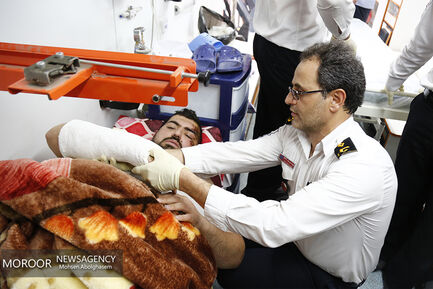 مصدومان حادثه واژگونی اتوبوس حامل زائران ایرانی