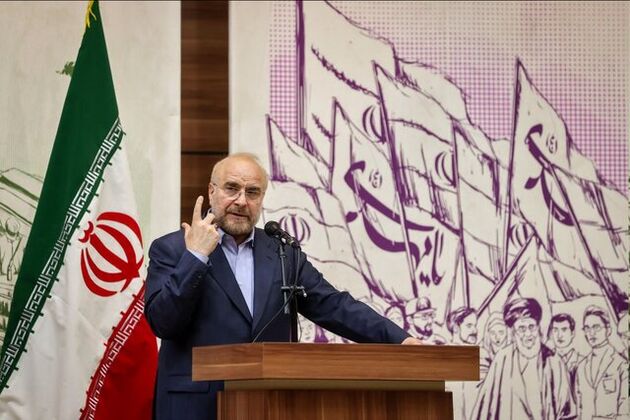 مایه تأسف است که وزیر زن نداریم