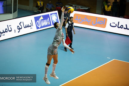 دیدار تیم های والیبال پیکان و شمس