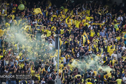 دیدار تیم های استقلال تهران و سپاهان اصفهان