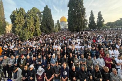 فلسطینی ها نماز عید سعید فطر را در مسجدالاقصی اقامه کردند