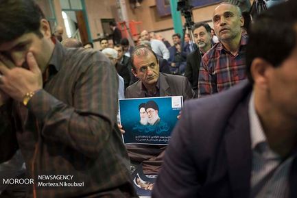 حضور، حسن خمینی، نوه بنیانگذار جمهوری اسلامی ایران و وزیر ارتباطات آقای محمدجواد آذری جهرمی در حسینیه جماران