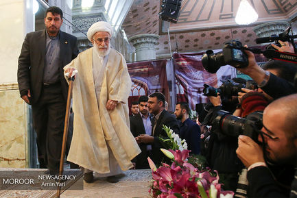 یوم الله ۱۲ بهمن در حرم بنیانگذار جمهوری اسلامی