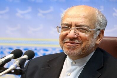 تولید 95درصدی داروی مورد نیاز در کشور/خودکفایی در انواع سوپاپ های موتورهای احتراقی/درخودروسازی رشد ۴۰ تا ۵۰ درصدی داشته ایم