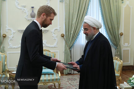 تقدیم استوارنامه سفرای جدید به رییس جمهور