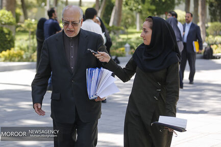 حاشیه جلسه هیات دولت 