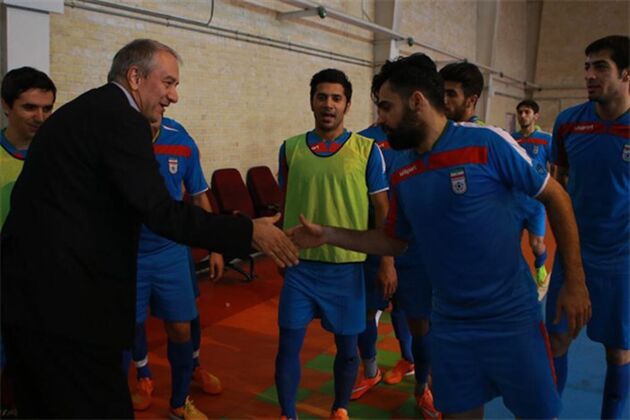 بازدید کفاشیان از اردوی تیم فوتسال