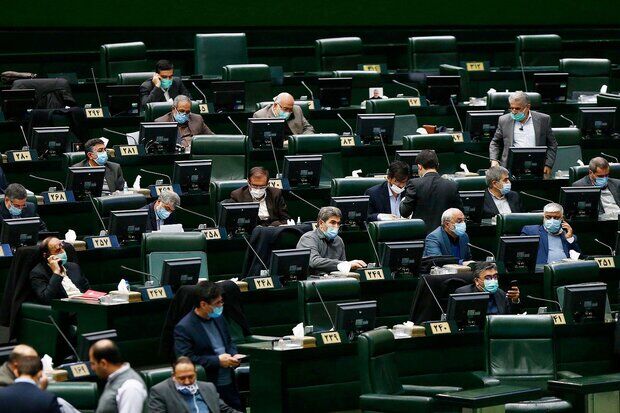 آغاز جلسه غیرعلنی مجلس درباره تحولات بازار ارز