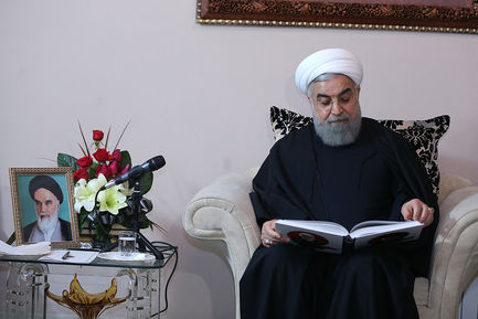  رییس جمهوری در دیدار خانواده شهید سردار سرتیپ پاسدار حسین همدانی