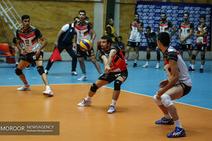 دیدار تیم های والیبال بانک سرمایه و شهرداری تبریز