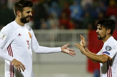 پیکه پرچم اسپانیا را از سرآستین پیراهنش حذف نکرد